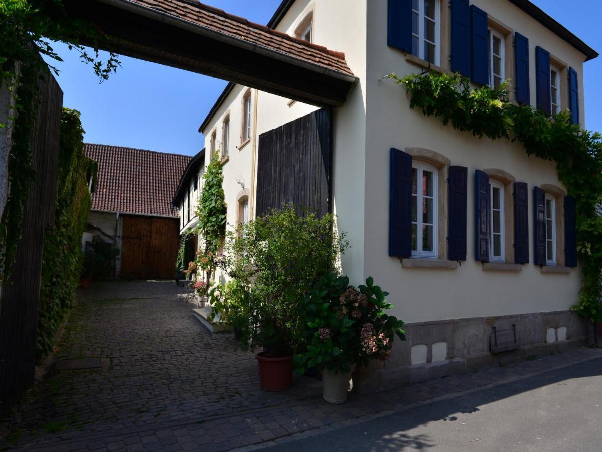 Gastehaus & Weingut Gehrig Hotel Weisenheim am Sand Exterior photo