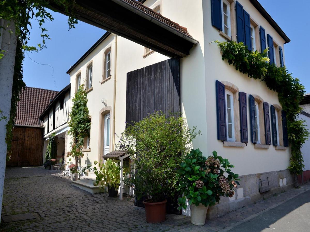 Gastehaus & Weingut Gehrig Hotel Weisenheim am Sand Exterior photo