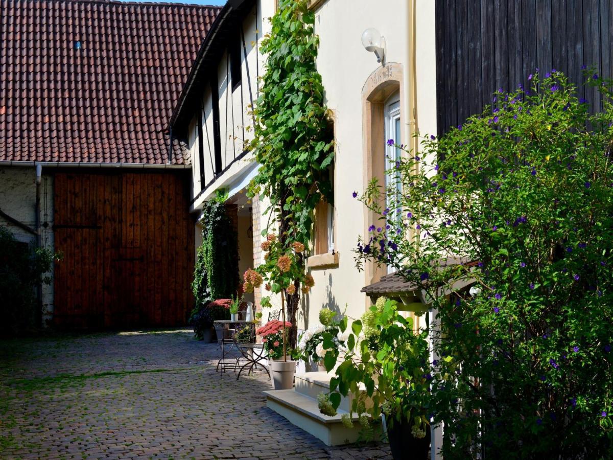 Gastehaus & Weingut Gehrig Hotel Weisenheim am Sand Exterior photo